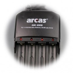 Chargeur 4 Piles Rechargeables  NiMH / NiCD  ARCAS ARC 2009